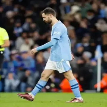 “إنه لاعب لا يُتاح بسهولة”.. روبيرتو مارتينيز يعلق على شائعات انتقال برناردو سيلفا لـ برشلونة